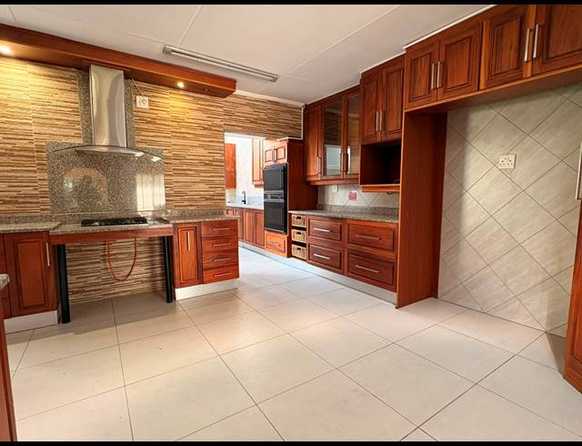 5 BEDROOM HOUSE FOR SALE IN SASOLBURG EXT 4